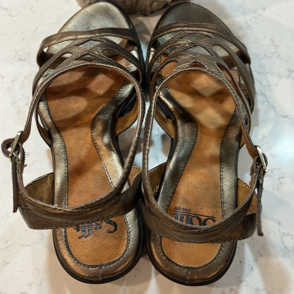 Sofft bronze comfort sandals, size 8 - Picture 8 of 16